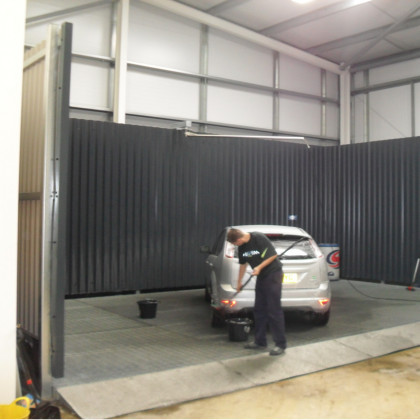 Oasis Portabay - Surface mounted moveable wash bay