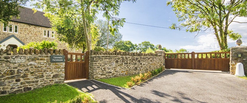 Charltons Gates and Fencing
