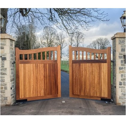 Beckington Wooden Driveway Gates