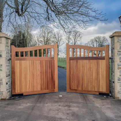 Beckington Wooden Driveway Gates